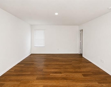 2800 Slatewood Drive - Photo Thumbnail 18