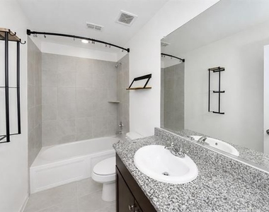 2800 Slatewood Drive - Photo Thumbnail 19