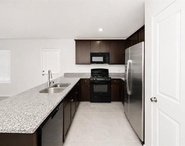 2800 Slatewood Drive - Photo Thumbnail 13