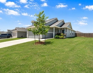 2800 Slatewood Drive - Photo Thumbnail 3