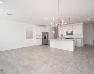 17305 W Sanna Street - Photo Thumbnail 7