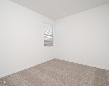 17305 W Sanna Street - Photo Thumbnail 11