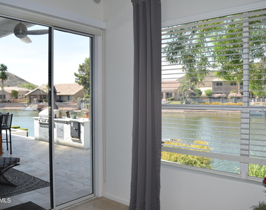 21661 N 58th Avenue - Photo Thumbnail 14