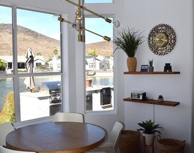 21661 N 58th Avenue - Photo Thumbnail 6