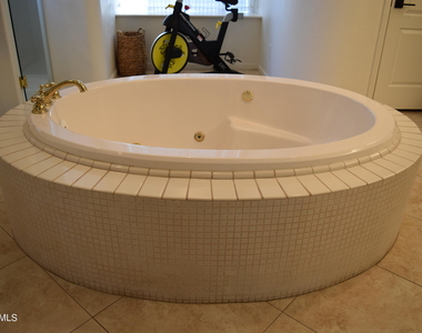 21661 N 58th Avenue - Photo Thumbnail 17