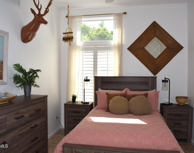 21661 N 58th Avenue - Photo Thumbnail 31