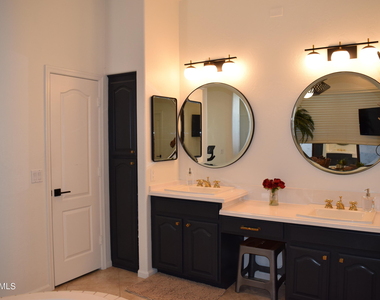 21661 N 58th Avenue - Photo Thumbnail 19