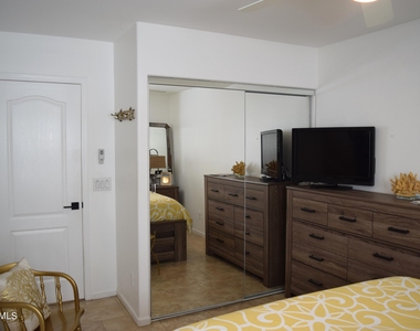 21661 N 58th Avenue - Photo Thumbnail 34