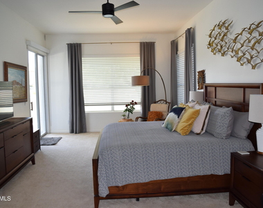 21661 N 58th Avenue - Photo Thumbnail 13