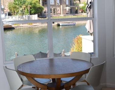21661 N 58th Avenue - Photo Thumbnail 8