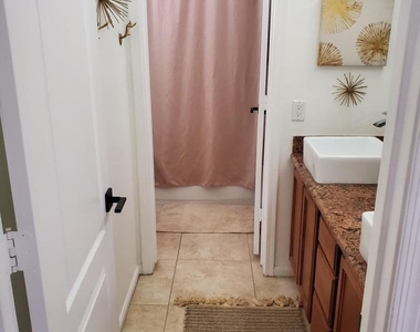 21661 N 58th Avenue - Photo Thumbnail 35