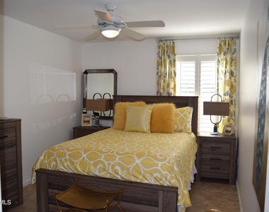 21661 N 58th Avenue - Photo Thumbnail 33