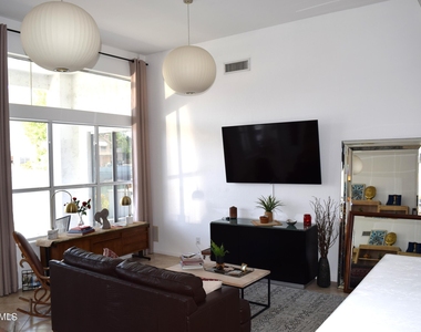 21661 N 58th Avenue - Photo Thumbnail 29