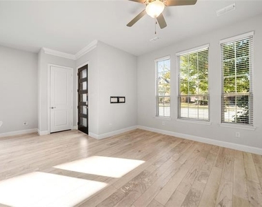 633 Ansley Way - Photo Thumbnail 1