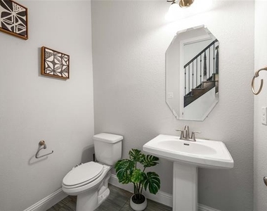 633 Ansley Way - Photo Thumbnail 12