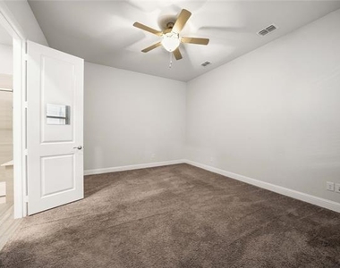 633 Ansley Way - Photo Thumbnail 17