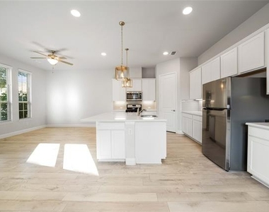 633 Ansley Way - Photo Thumbnail 8