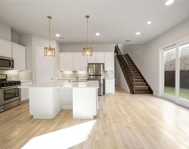 633 Ansley Way - Photo Thumbnail 2
