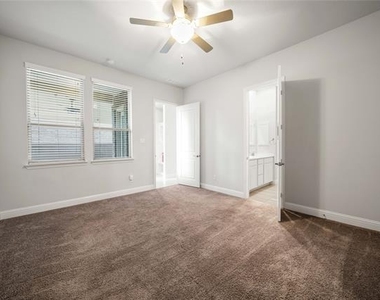 633 Ansley Way - Photo Thumbnail 16