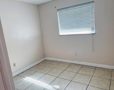 400 Nw 65th Avenue - Photo Thumbnail 6