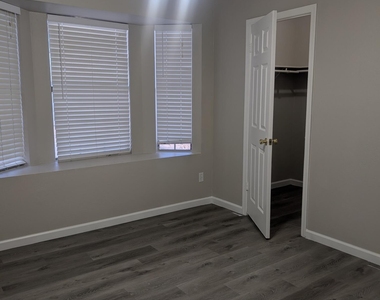 820 W University Drive - Photo Thumbnail 6