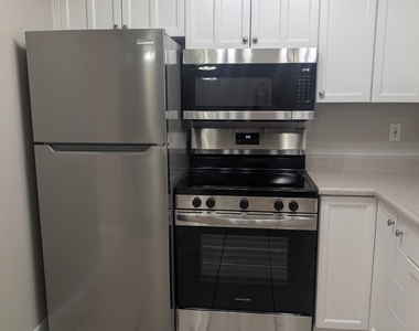 820 W University Drive - Photo Thumbnail 1