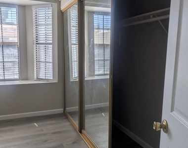 820 W University Drive - Photo Thumbnail 9