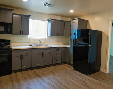 15108 S Moon Valley Road - Photo Thumbnail 12
