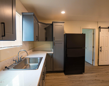 15108 S Moon Valley Road - Photo Thumbnail 14