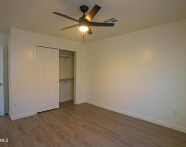 15108 S Moon Valley Road - Photo Thumbnail 19