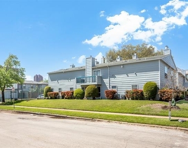 1901 N Fitzhugh Avenue - Photo Thumbnail 15