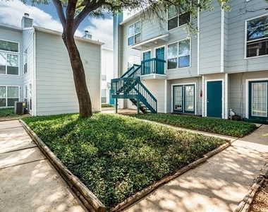 1901 N Fitzhugh Avenue - Photo Thumbnail 11