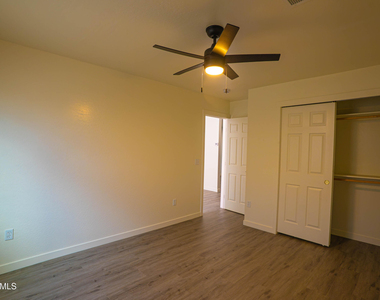 15108 S Moon Valley Road - Photo Thumbnail 17