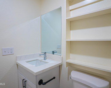 15108 S Moon Valley Road - Photo Thumbnail 8