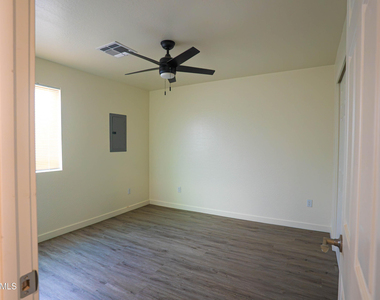 15108 S Moon Valley Road - Photo Thumbnail 15