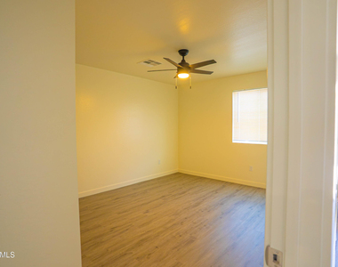 15108 S Moon Valley Road - Photo Thumbnail 18