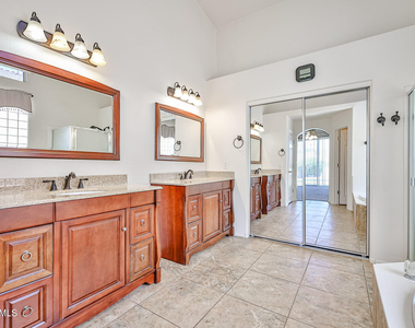 11518 W Palm Brook Drive - Photo Thumbnail 18