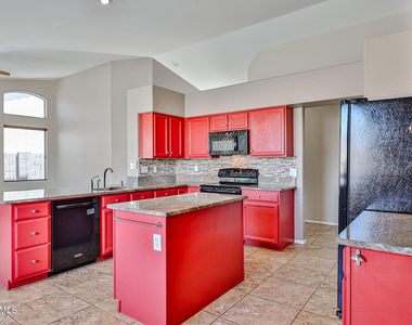 11518 W Palm Brook Drive - Photo Thumbnail 5