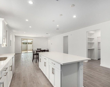 10773 W Baden Street - Photo Thumbnail 5