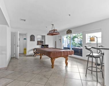 677 Ne 24th Street - Photo Thumbnail 26