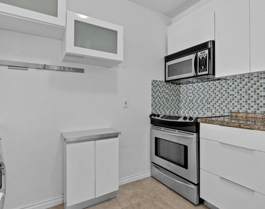 677 Ne 24th Street - Photo Thumbnail 5