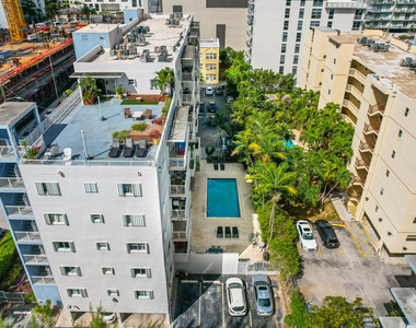 677 Ne 24th Street - Photo Thumbnail 9