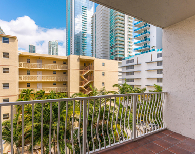 677 Ne 24th Street - Photo Thumbnail 17