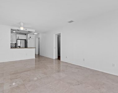 677 Ne 24th Street - Photo Thumbnail 7