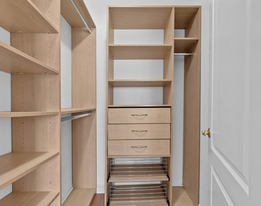 677 Ne 24th Street - Photo Thumbnail 13