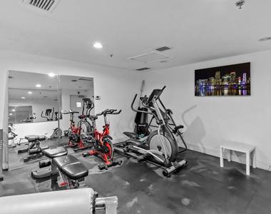 677 Ne 24th Street - Photo Thumbnail 25