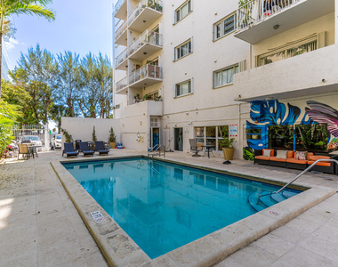 677 Ne 24th Street - Photo Thumbnail 23