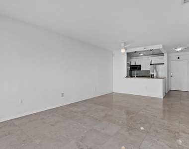 677 Ne 24th Street - Photo Thumbnail 6
