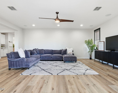 2830 E Pearl Street - Photo Thumbnail 16