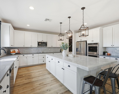2830 E Pearl Street - Photo Thumbnail 7